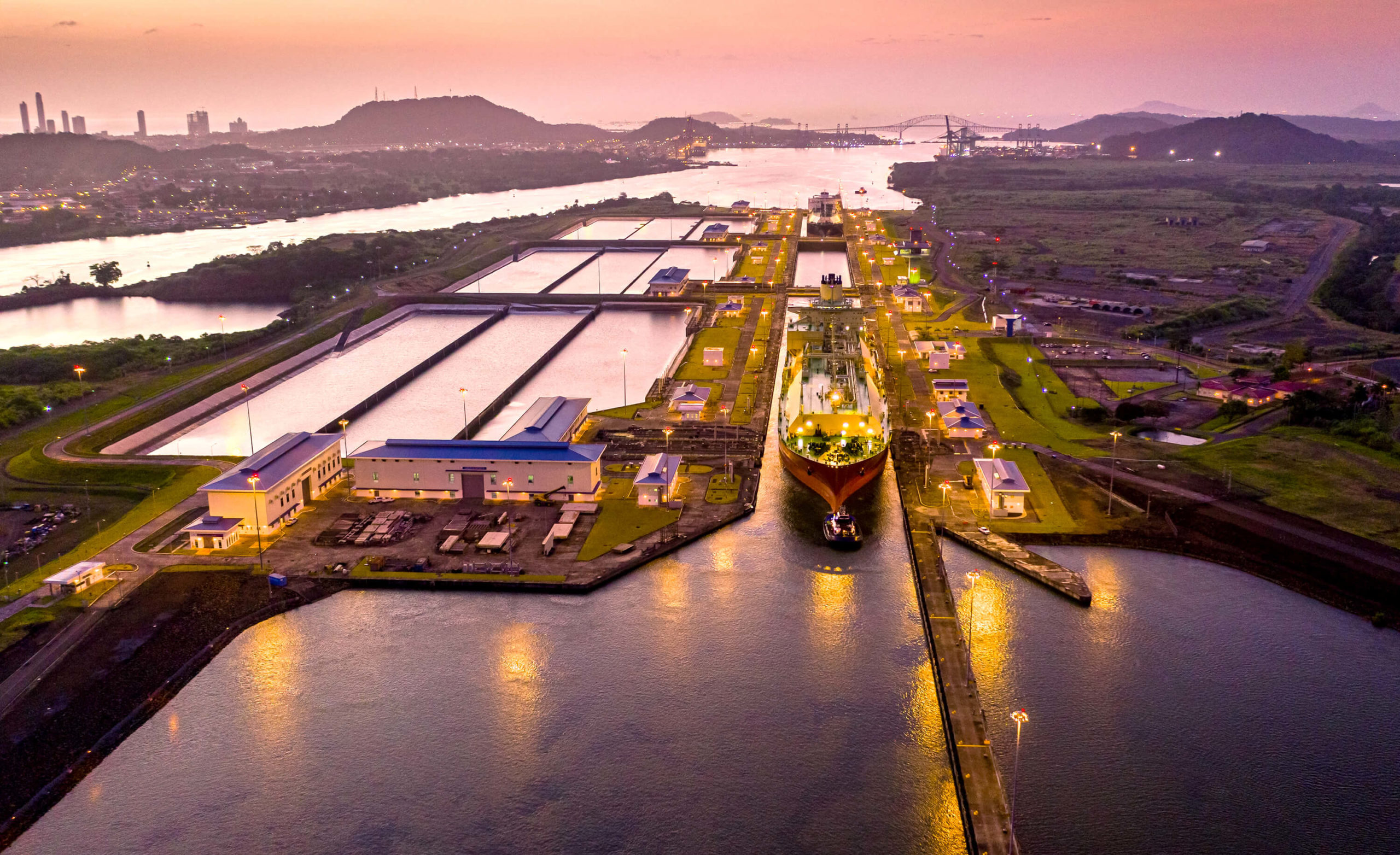 Travel group to the Panama Canal.