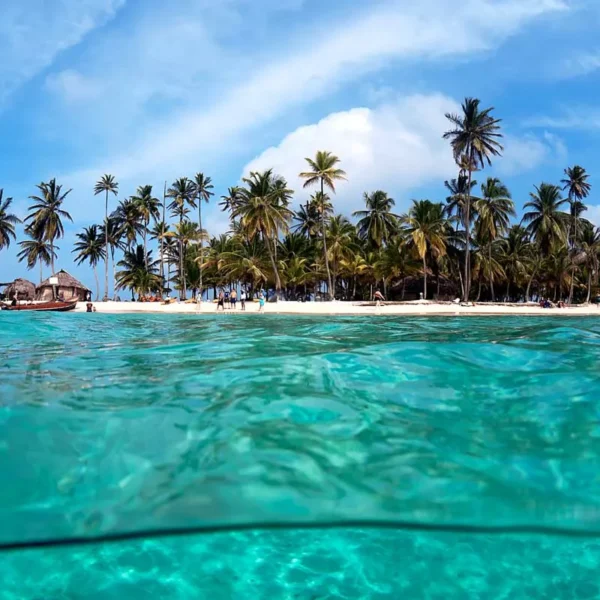 Travel group to the San Blas Islands